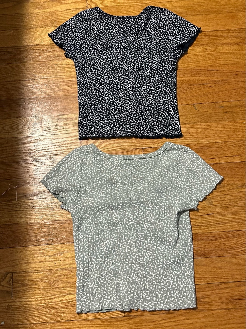 Brandy Melville Tops - Picture 5 of 6